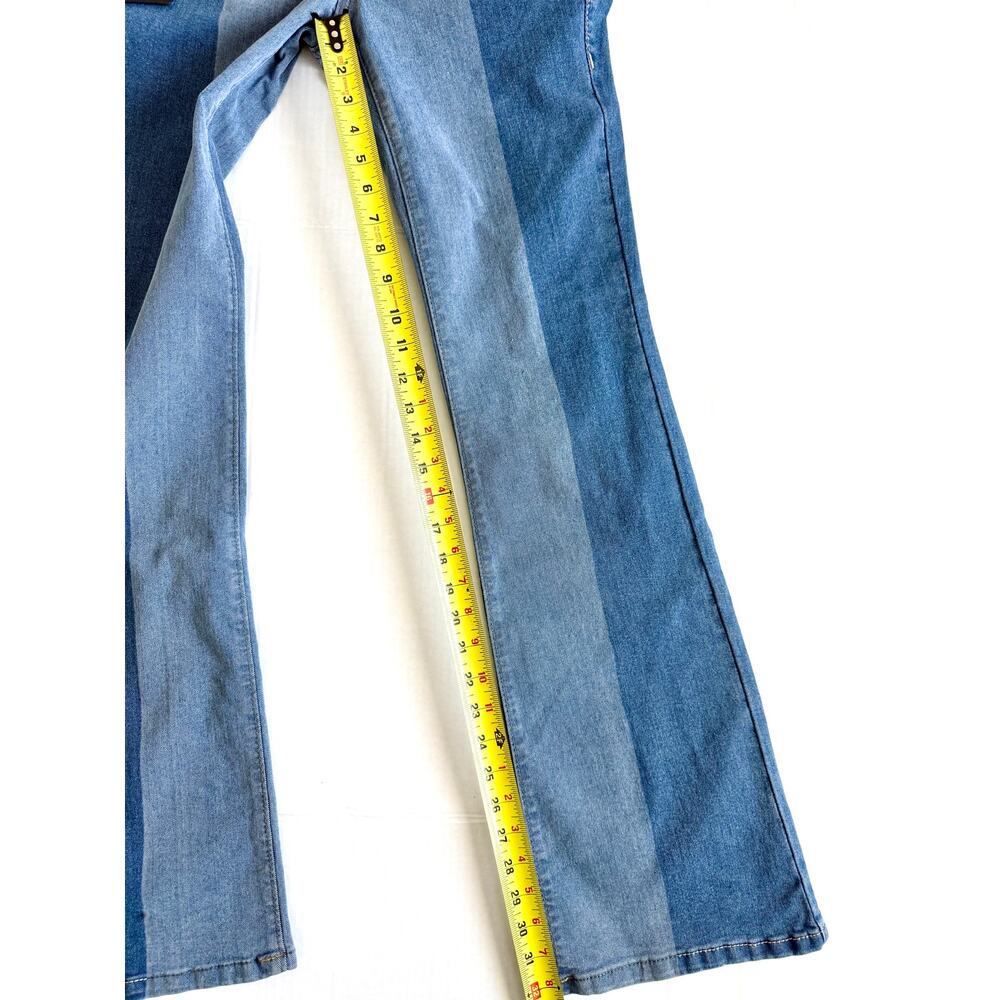 True Religion Two Tone Bootcut Becca Denim Jeans Women Size 26 - Picture 8 of 8